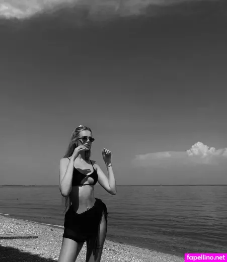 Laura Modzelewski OnlyFans Thumbnail #TObp0GtYhJ