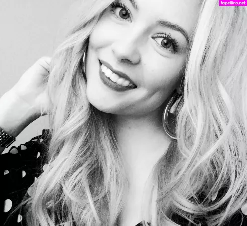 Laura Nieminen OnlyFans Thumbnail #8KPZ8uJ2N3
