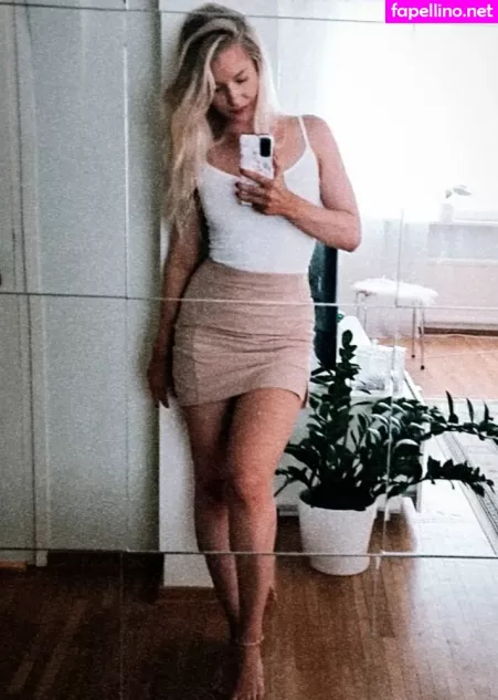 Laura Nieminen OnlyFans Thumbnail #TdhIwKf7gr