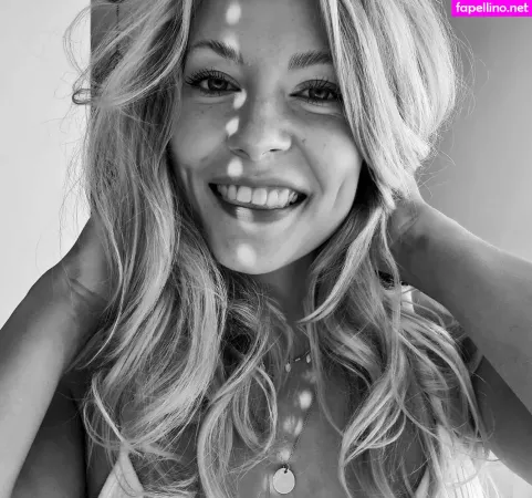 Laura Nieminen OnlyFans Thumbnail #p6xeX1NgAY
