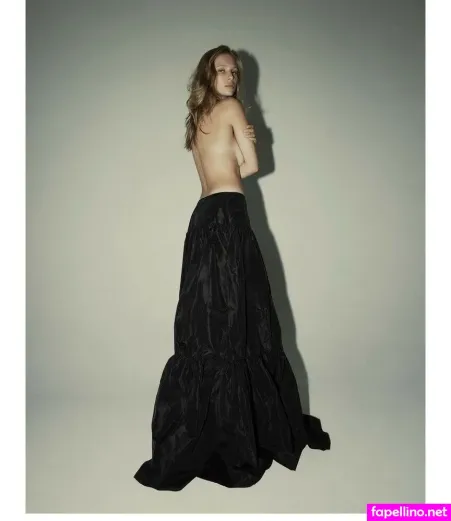 Laura Oganessian OnlyFans Thumbnail #fLOhL2WuUz