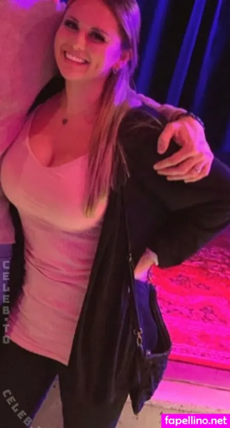 Laura Orlando OnlyFans Thumbnail #b1OR9uC7K0