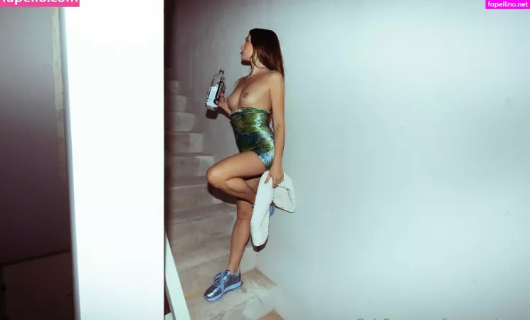 Laura Perlongo OnlyFans Thumbnail #D0b2vDkDE0