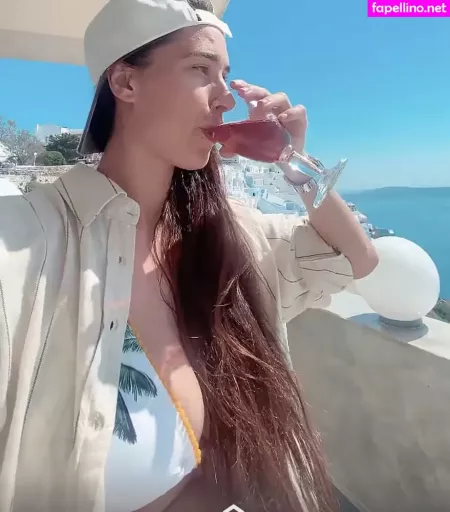 Laura Petard OnlyFans Thumbnail #xLjGxrJqDS