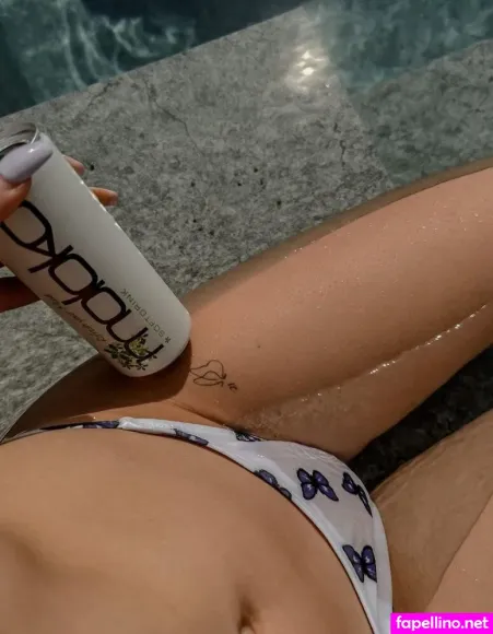 Laura Pkr OnlyFans Thumbnail #9jm9sRLbzQ