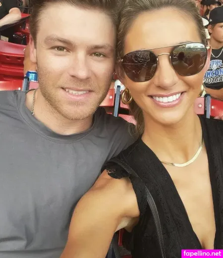 Laura Rutledge OnlyFans Thumbnail #XOyMFzyvA3