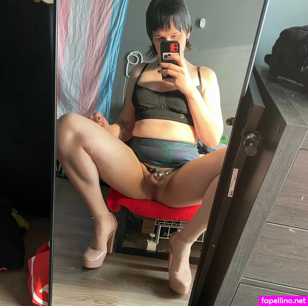 estrogenvampire, salem_laura Nude Leaked OnlyFans Photo #DlMyBcwHaN