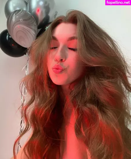 Laura Salvia OnlyFans Thumbnail #1ncyeV6dB6