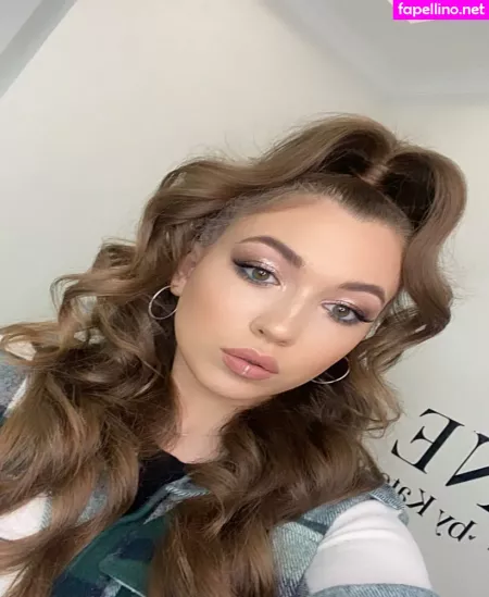 Laura Salvia OnlyFans Thumbnail #SLnGh52lhO