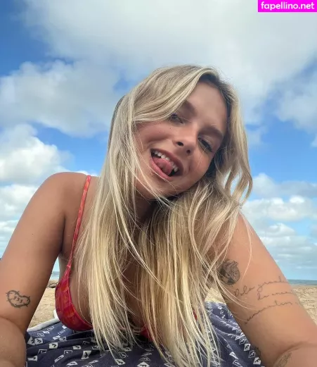 Laura Schadeck OnlyFans Thumbnail #uHsIyJM3HH