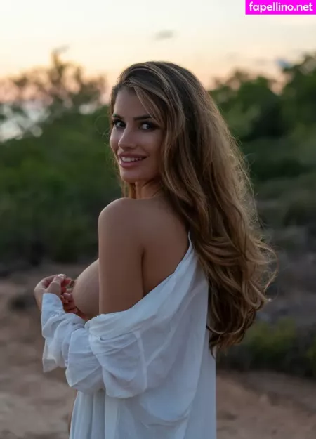 Laura Schultz OnlyFans Thumbnail #3J3Bfd0hTk