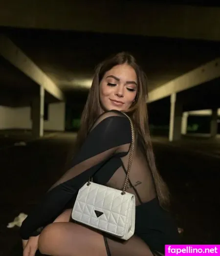 Laura Sfrm OnlyFans Thumbnail #SobsLYRuNr
