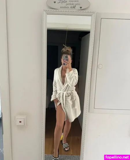 Laura Sfrm OnlyFans Thumbnail #dmwaDLyc7h