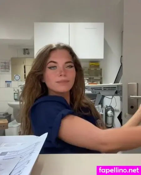 Laura Sfrm OnlyFans Thumbnail #r8KCVdmaUg