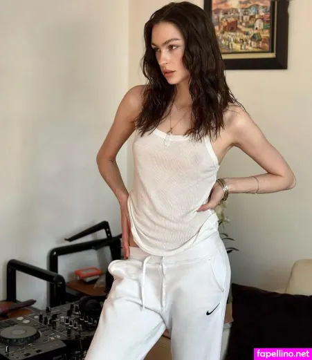 Laura Sophie Dnninger OnlyFans Thumbnail #Md9cUSs9eB