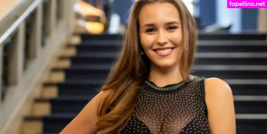 Laura Sophie Mueller OnlyFans Thumbnail #n9BHMke1C2