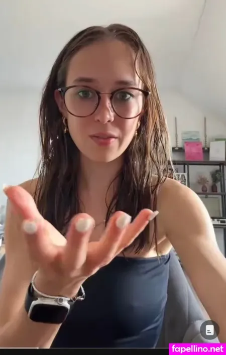 Laura Sophie OnlyFans Thumbnail #QozNt4OyhP