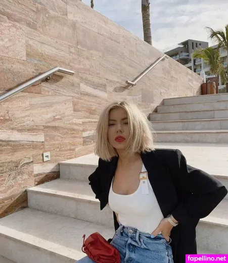 Laura Stone Main Profile Photo