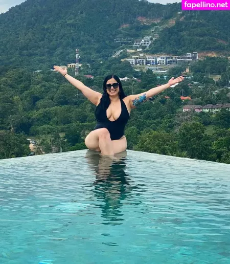 Laura Stylez OnlyFans Thumbnail #EDpcnf8ES0