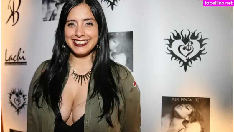 Laura Stylez OnlyFans Thumbnail #RXxpCU9MsT