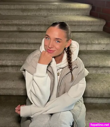 Laura Szewczak OnlyFans Thumbnail #H2u4gcJjKz