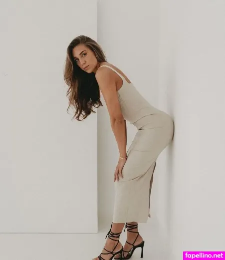 Laura Szewczak OnlyFans Thumbnail #rjJJkmTpzr