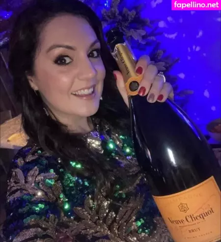 Laura Tobin OnlyFans Thumbnail #Z0bkYfCPvU