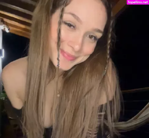 Laura Velasquez OnlyFans Thumbnail #oLFIZOa2H5