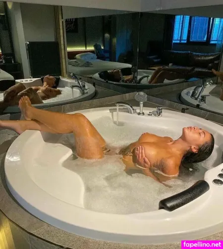 Laura Von Gallucci OnlyFans Thumbnail #xHqcJFW6sp
