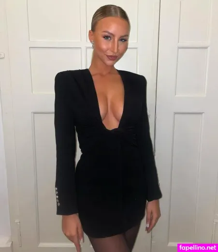 Laura Vtsch OnlyFans Thumbnail #2IiMYjDFNd