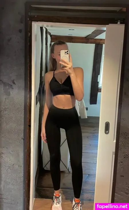 Laura Vtsch OnlyFans Thumbnail #tNfacnzh3O