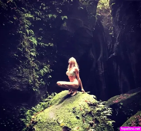 Laura Weyel OnlyFans Thumbnail #j7zqakgaNP