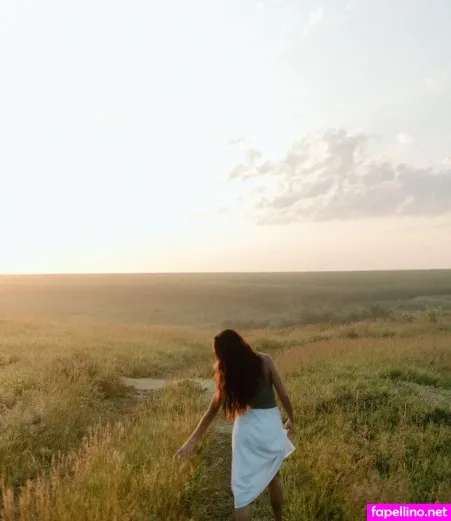 Laura Wilson OnlyFans Thumbnail #4KJesaQgCc