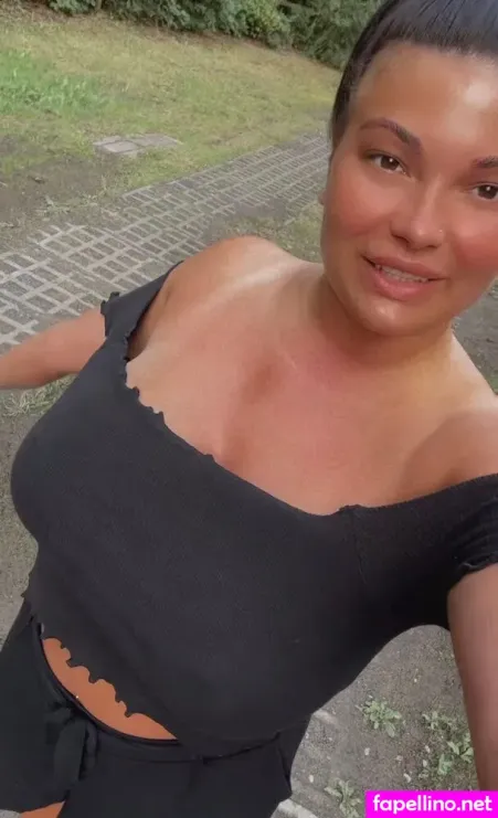 Laura Wlki OnlyFans Thumbnail #Ij8uTHrode