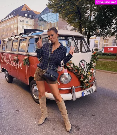 Laura Wontorra OnlyFans Thumbnail #o78OvaFYrM