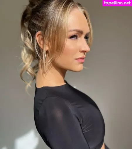 Laura Woods OnlyFans Thumbnail #by58q9aUQi