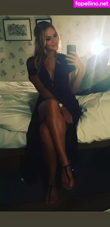 Laura Woods OnlyFans Thumbnail #ixHYxaQlkl