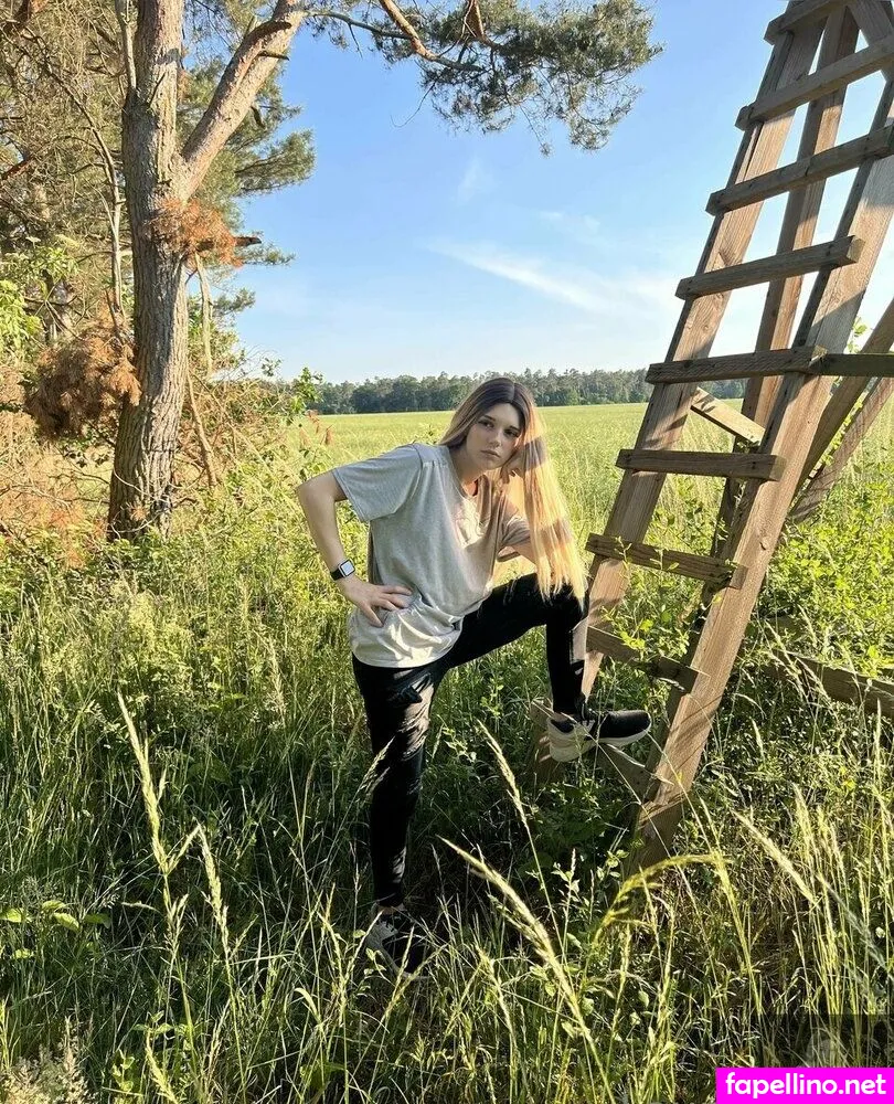 laura-world18, laurasworld_94 Nude Leaked OnlyFans Photo #8hFRRWzDTv