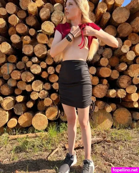 Laura World OnlyFans Thumbnail #BFqZDUTj6d