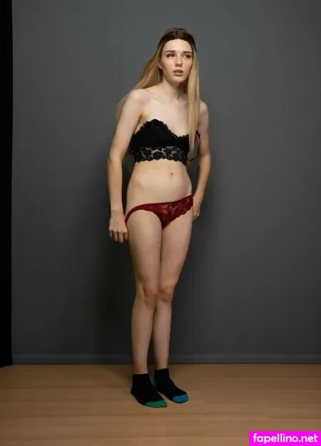 Laura World OnlyFans Thumbnail #rAVZL4mbGl