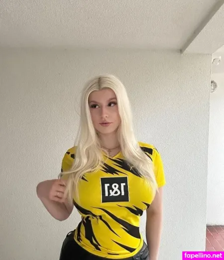 Laura Z57 OnlyFans Thumbnail #HZ8IsjGkfk