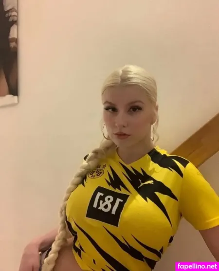Laura Z57 OnlyFans Thumbnail #KpinerUO2b
