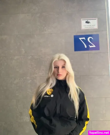 Laura Z57 OnlyFans Thumbnail #LCBuDHAK6a