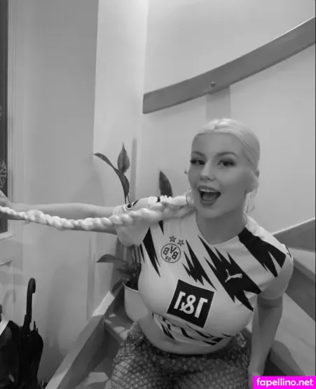 Laura Z57 OnlyFans Thumbnail #UqENUjHcz0