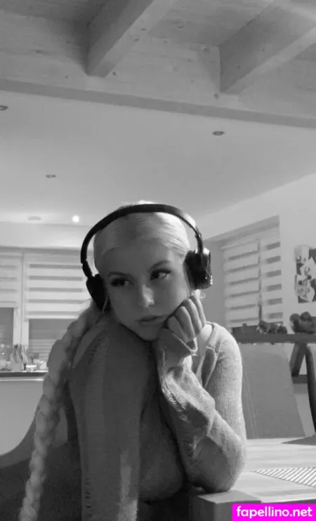 Laura Z57 OnlyFans Thumbnail #cKGzlWZ0wb
