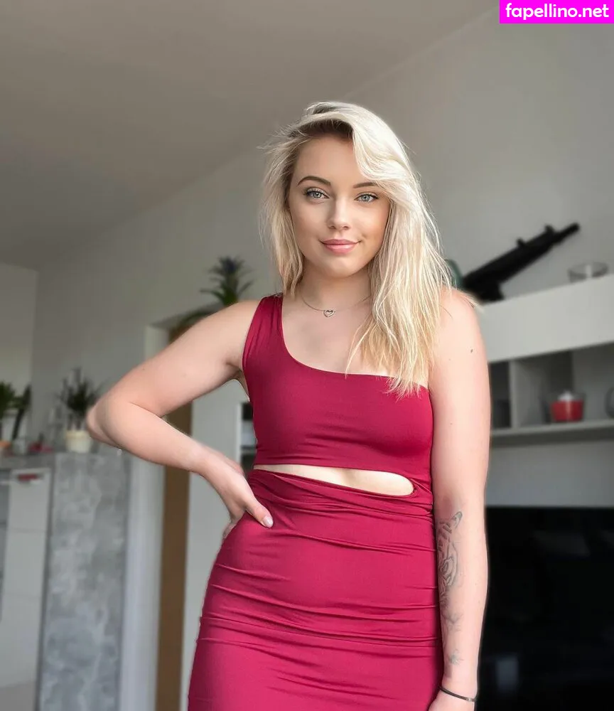 TheNakedNerd420, laurabeverlin, lolilau, soylaauuraa Nude Leaked OnlyFans Photo #13r7K41akR