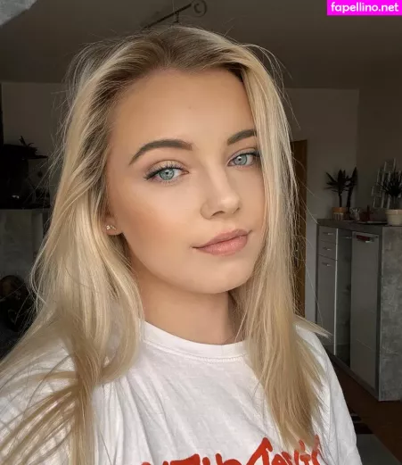 Laura OnlyFans Thumbnail #3Y3cGIWIaH