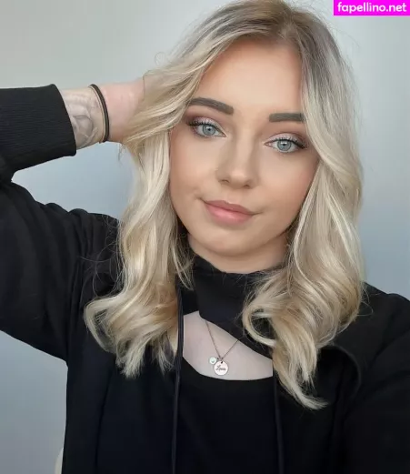 Laura OnlyFans Thumbnail #E45njjNwln