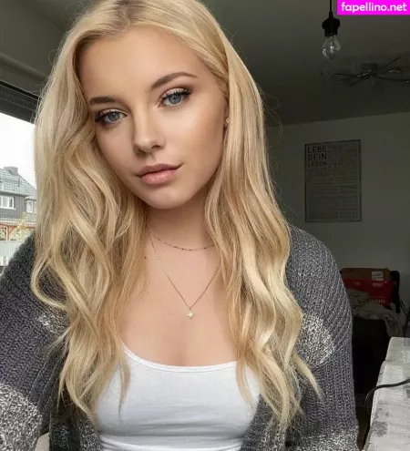 Laura OnlyFans Thumbnail #mEs6xlOCXX