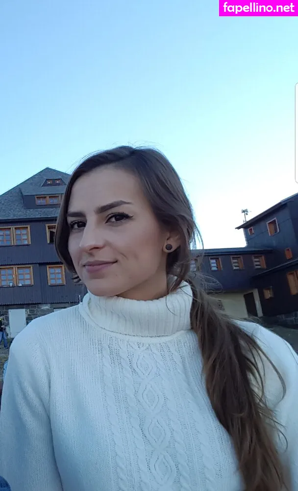 TheNakedNerd420, laurabeverlin, lolilau, soylaauuraa Nude Leaked OnlyFans Photo #v4BqqGHqp4